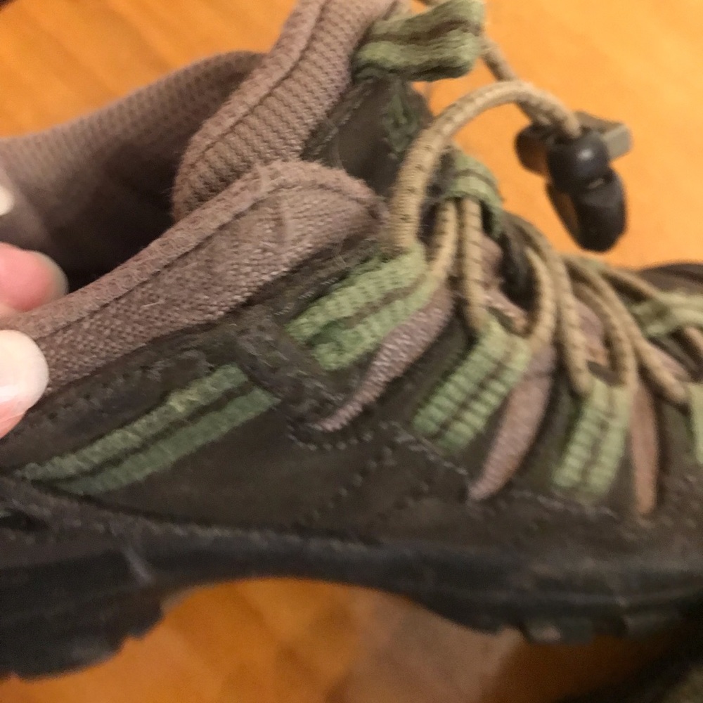 Keen little kids hiking shoes - Picture 3 of 6
